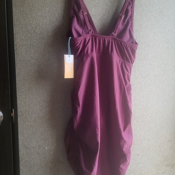 NWT $40 Kona Sol Swim Suit Dress One Piece Bathing Suit Med 8/10 Flattering - Picture 2 of 10